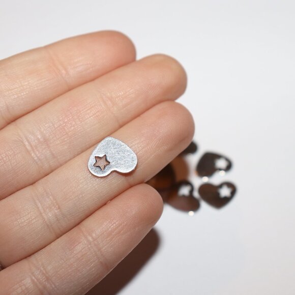 💖⭐ Lot of 10 Heart + Star Stainless Steel Charms (.5") ⭐💖 - Picture 2 of 5